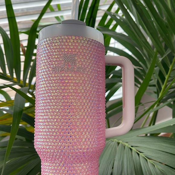 Stanley Rhinestone 40oz Quencher H2.O Flowstate Tumbler - Picture 11 of 12